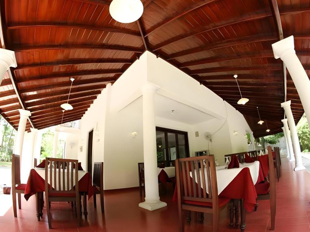 The Mgs Hotel Elpitiya  Exterior photo